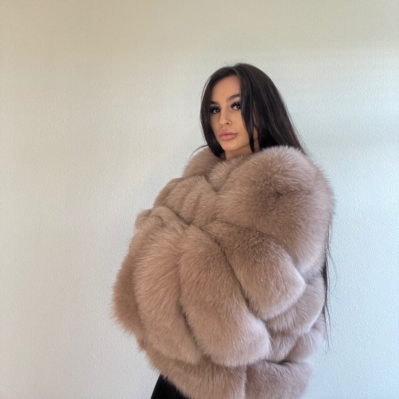 Fox Fur Coat - Picture 1 of 6
